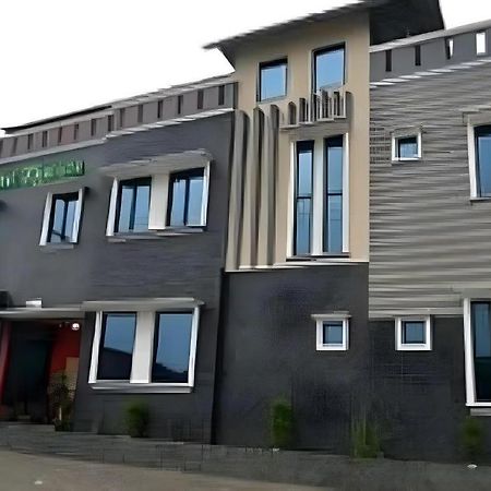 Hotel Khalista Purwakarta Εξωτερικό φωτογραφία