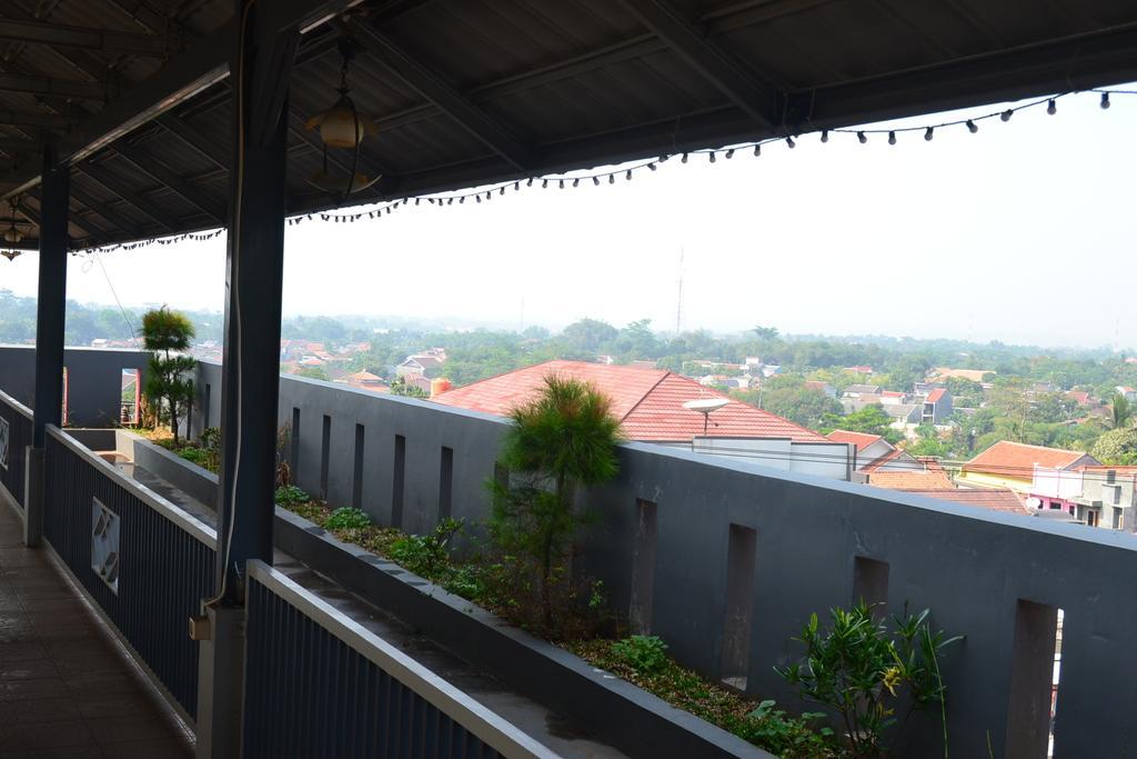 Hotel Khalista Purwakarta Εξωτερικό φωτογραφία