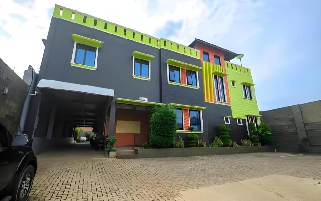 Hotel Khalista Purwakarta Εξωτερικό φωτογραφία
